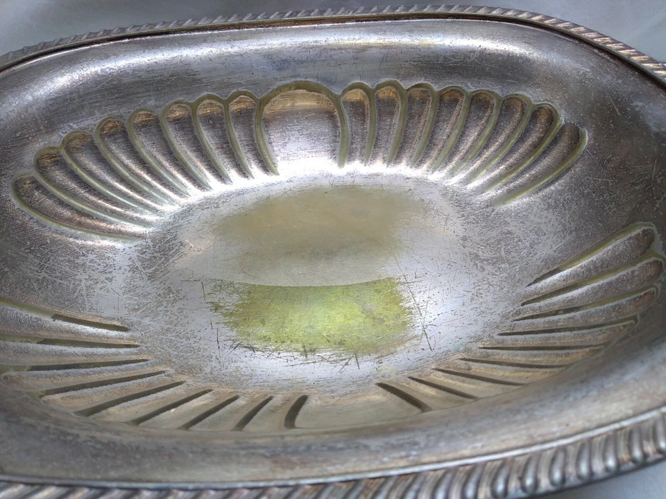 Reed & Burton Silver plated Oval Serving Bowl Dinning Table House Decor 9x8x2 - Image 3 of 4