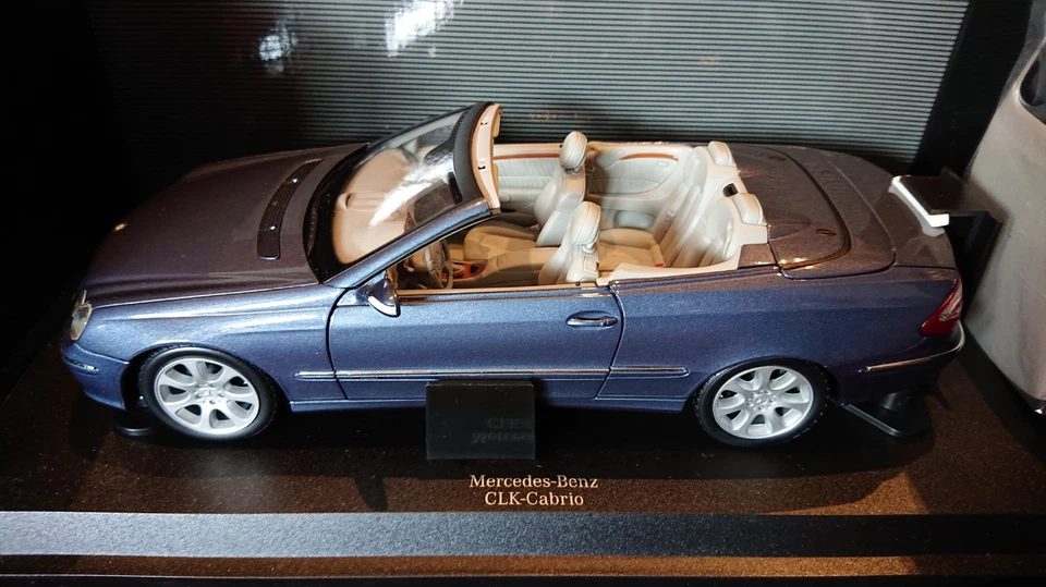 MERCEDES-BENZ CLK 500 CABRIO 1:18 KYOSHO Azzurro Met. - Dealer Box - Immagine 2 di 4