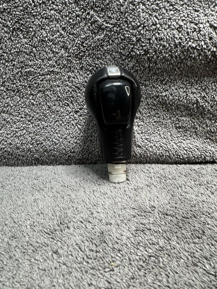 Infiniti G35 FX35 FX45 2004-2008 palanca de cambios automática mango de palanca de cambios OEM Foto 2 de 4