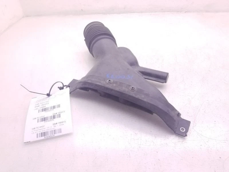 Toyota Highlander 2007 3,3 L 6 cilindros filtro de aire montaje de tubo resonador Foto 2 de 4