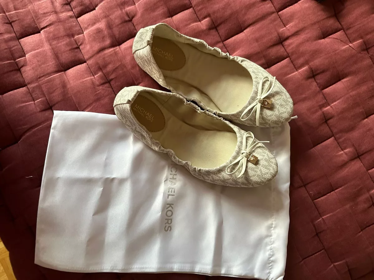 Round toe michael kors flats sale