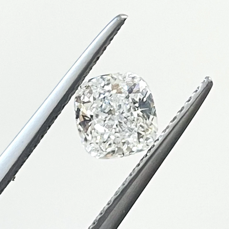 GIA Certified Natural Loose Diamond 1.00 Ct Cushion Cut F VS2 For Jewelry Ring - Image 4 of 4