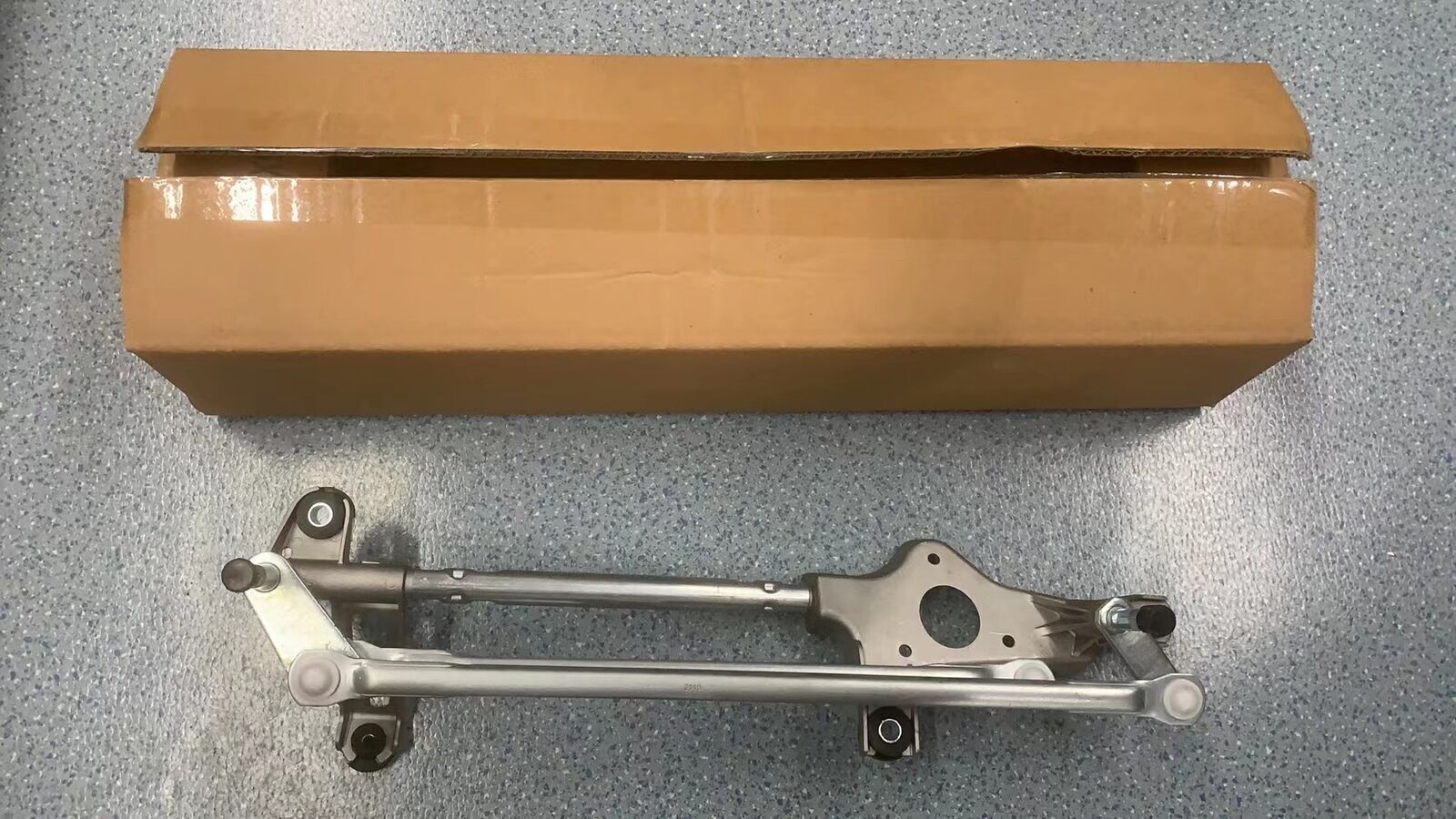 FOR VAUXHALL VECTRA C & SIGNUM FRONT WINDSCREEN WIPER LINKAGE RHD (2002