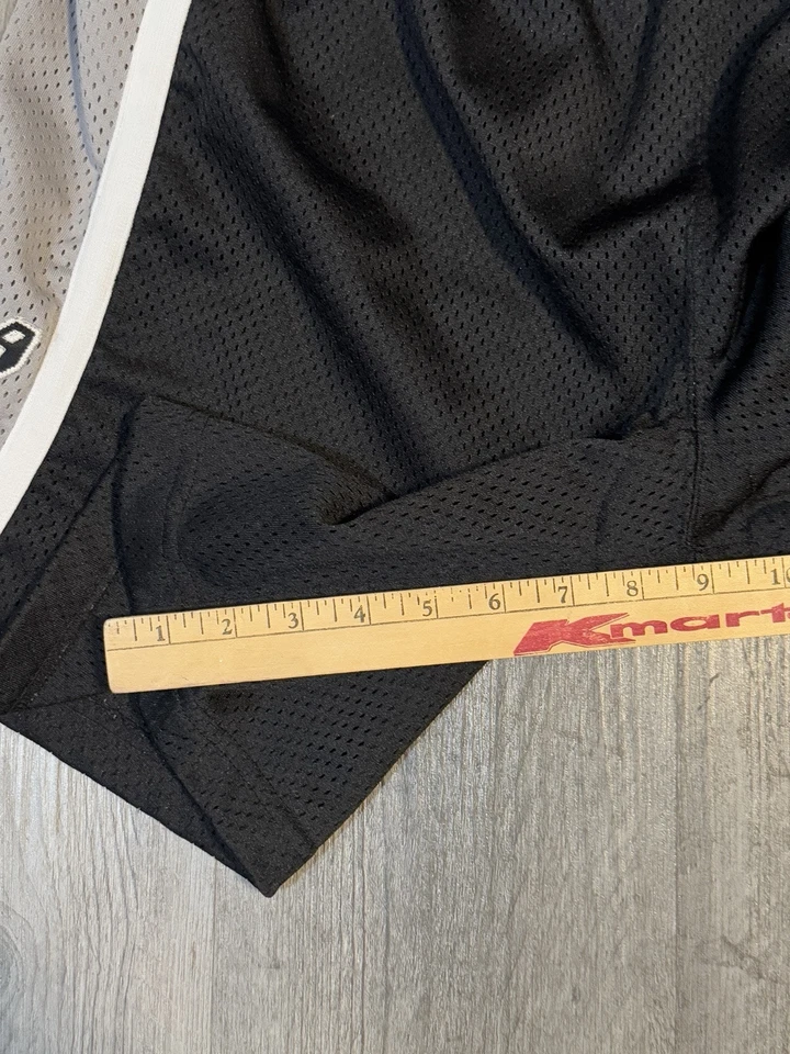 Vintage Nike Team Sports San Antonio Spurs Mens Shorts Size 36 NBA Official - Image 3 of 4