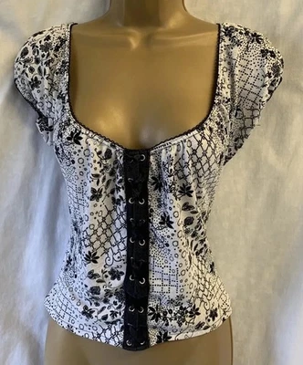 New Look White & Black Milkmaid Corset Mesh Size 10 12 Gypsy Elastic Spring Top - Image 1 of 4