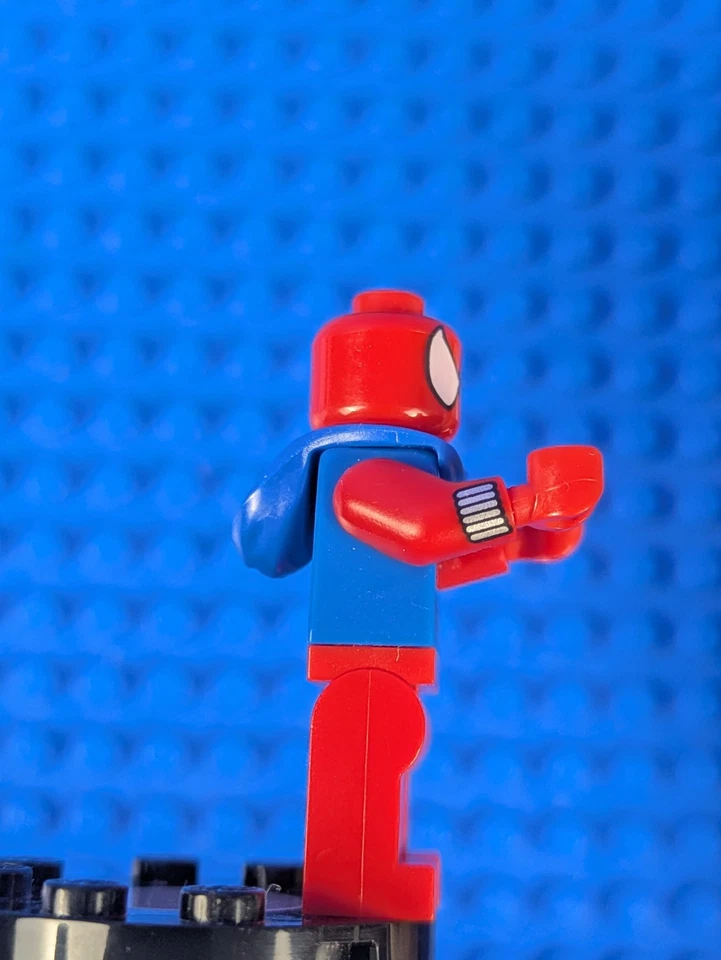 Lego Super Heroes: Spider-Man: Scarlet Spider sh0274 Set 76057 - Image 2 of 4