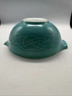 Pyrex Turquoise Scroll Promotional Bowl. 2.5 Qt. 443