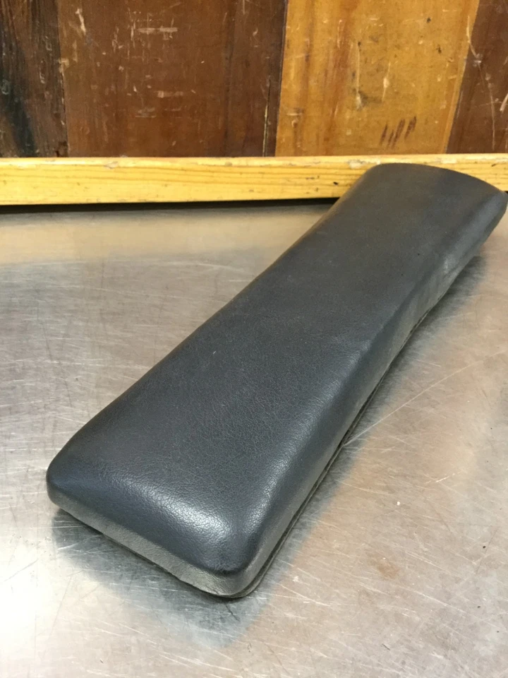 MG MGB 1972-80 • Tapa consola central original con bisagra. Para piezas. KMG1567 Foto 3 de 4