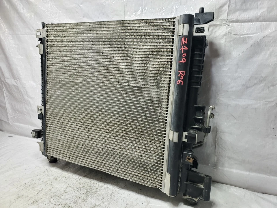 2017-2025 Cadillac XT5 Radiator A/C Codenser w/ Cooling Fan AWD OEM 22999490 Foto 4 de 4