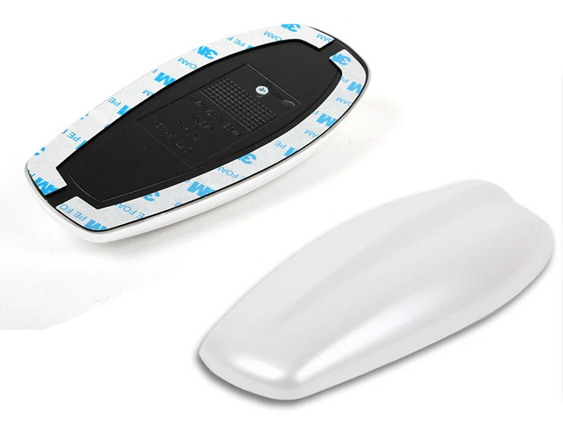 ANTENA FICTICIA AÉREA ALETA DE TIBURÓN ESTILO JAGUAR PINTADA DE BLANCO Foto 2 de 3