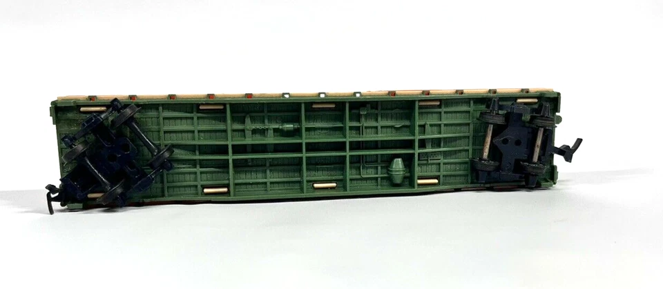 TYCO AT&SF 90806 FLAT CAR - HO Scale - Image 4 of 4