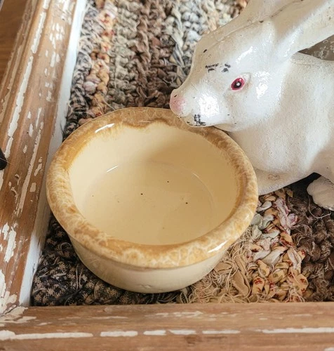 Small Hull USA Ramekin/Crock/Dish. Rare Light Brown/Tan Color. Sweet!