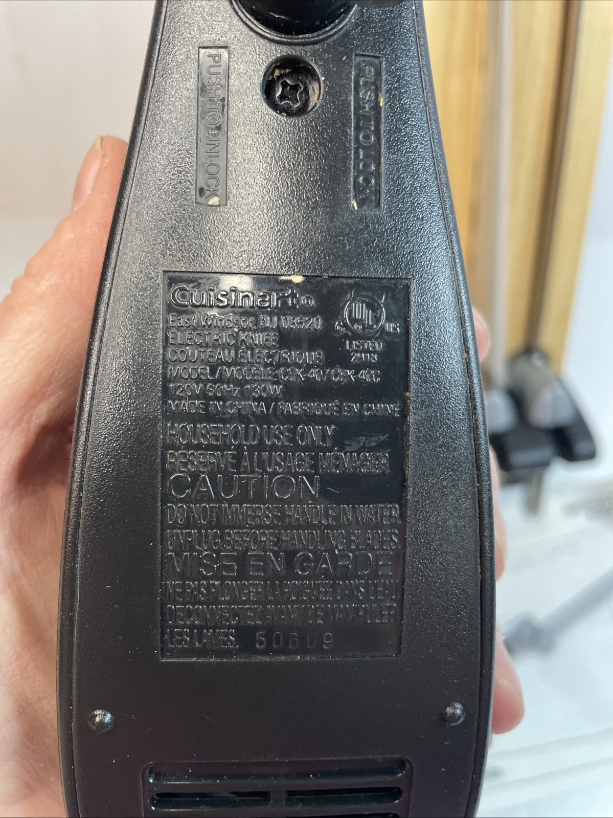 Cuisinart CEK-40 Electric Knife With 2 Blades And Butcherblock Holder Kitchen