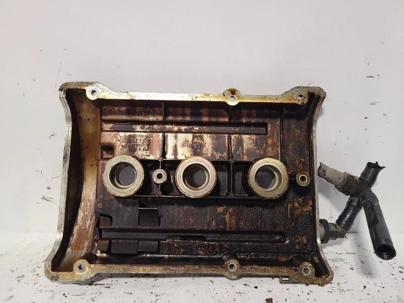 A6 AUDI 2000 Valve Cover 1728813 - Image 2 of 3