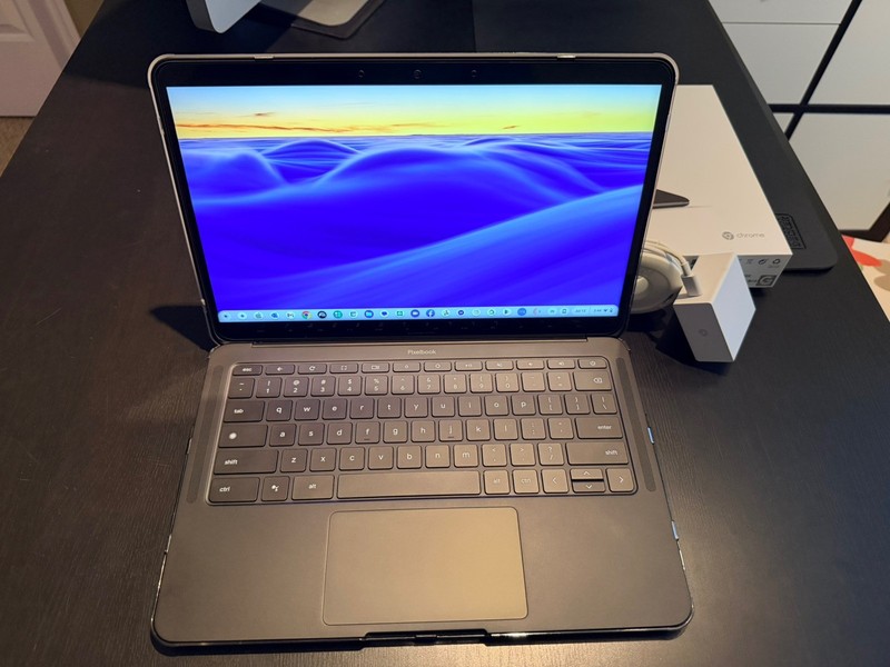 Google Pixelbook Go Chromebook 13.3" 4K/UHD TOUCH i7-8th Gen 16GB 256GB -Black
