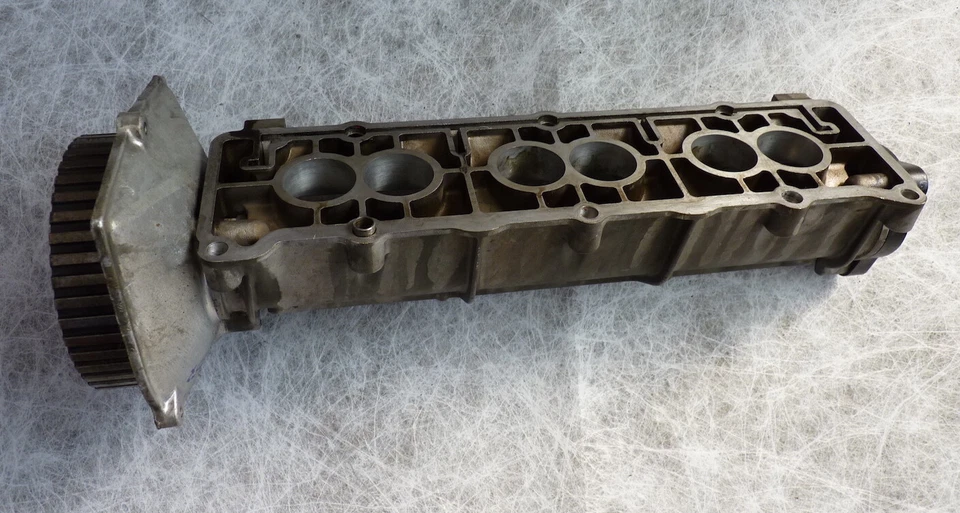 Maserati Biturbo AM452 camshaft housing 311020319 - Изображение 3 из 4