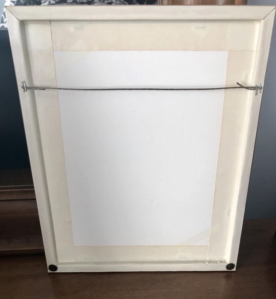 Impresión artística de raqueta de tenis vintage enmarcada. 9x11 pulgadas. Marco tono dorado. Foto 3 de 3