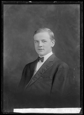 Photo:J.G. Leech Portrait Young Man in Suit Bow Tie 1905-1909