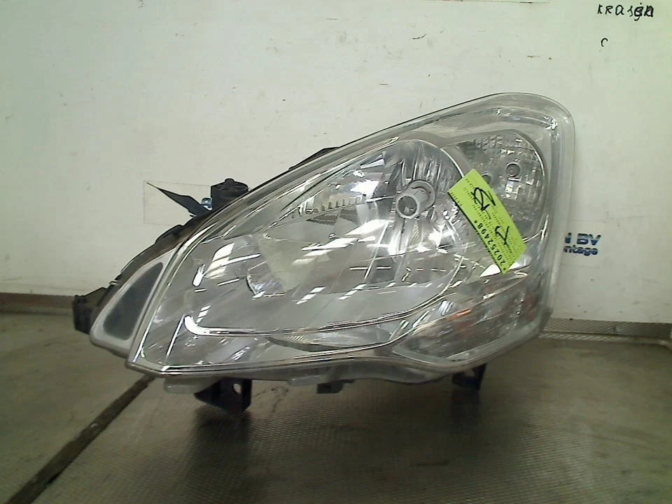 Peugeot Partner (GC/GF/GG/GJ/GK) 2016 LEFT HEADLIGHT HEADLAMP 89318031 - Image 3 of 4