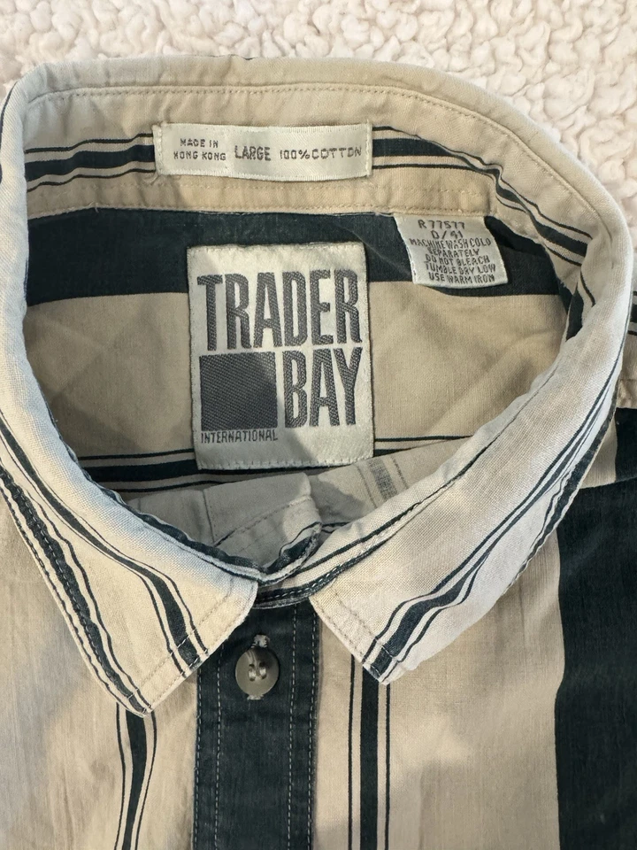 Trader Bay Men’s Size Large Button Down Short Sleeve Shirt - Image 3 of 4