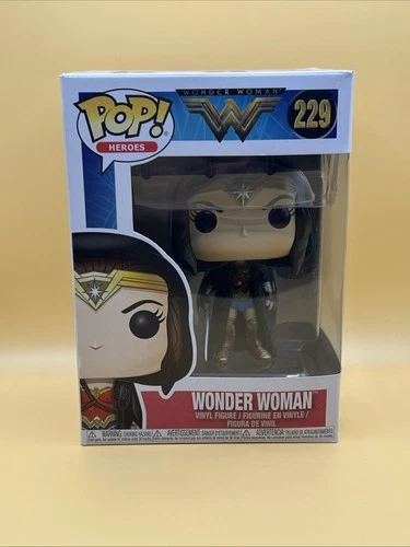 Funko Pop! Vinyl: DC Universe - Wonder Woman (w/ Cloak) #229