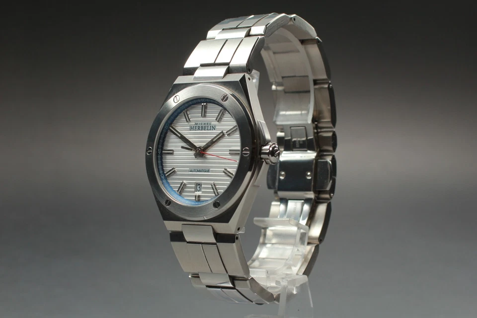 Reloj MICHEL HERBELIN CAP CAMARAT 1645/B42 Fecha AT Hecho en Francia [Caja Dañada] Foto 3 de 4