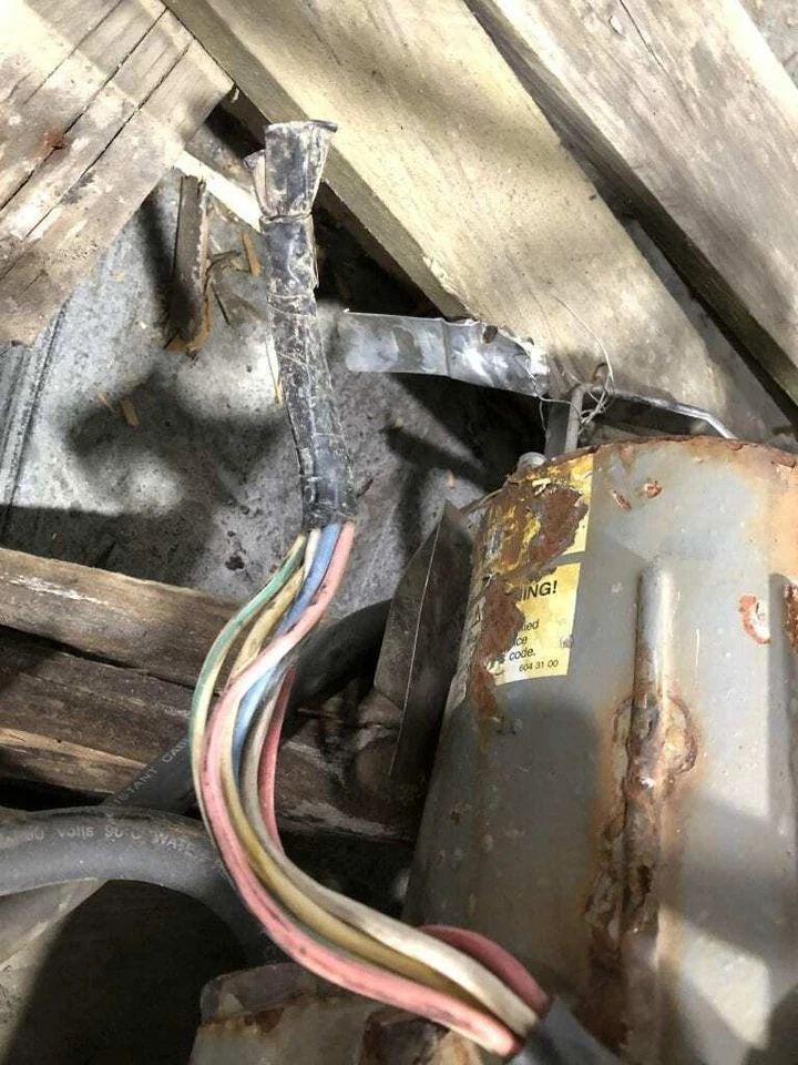 Bomba sumergible FLYGT 3068.180-0820621 3.8HP CI 3325RPM 230/460V 3PH 2" X 2" Foto 2 de 4