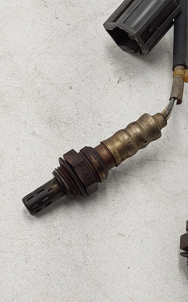 Mazda 3 2004 par de sensores de oxígeno OEM Foto 4 de 4