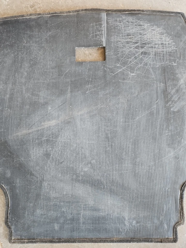 06-08 Cubierta de revestimiento de rueda de repuesto para maletero trasero Nissan 350z 84960-CF06A Foto 3 de 4