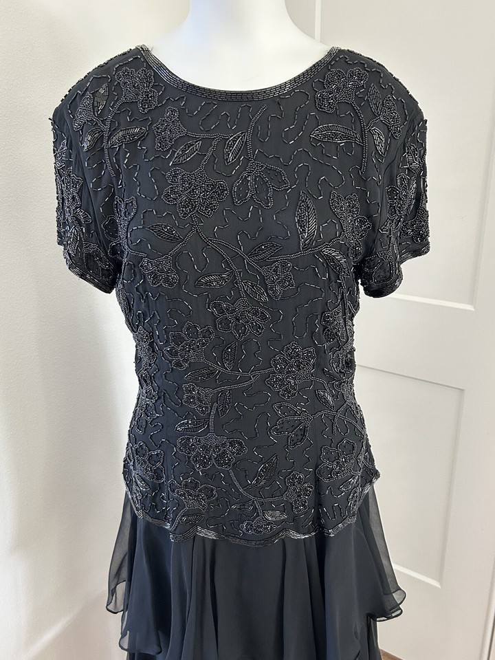 Taylor Evening Dress Beaded Top Chiffon Bottom Sz 8 BEAUTIFUL