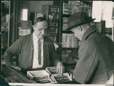 1921 Fred Wiffer Cincinnati Oh Tobacconist And Blind Customer Business Photo 6x8