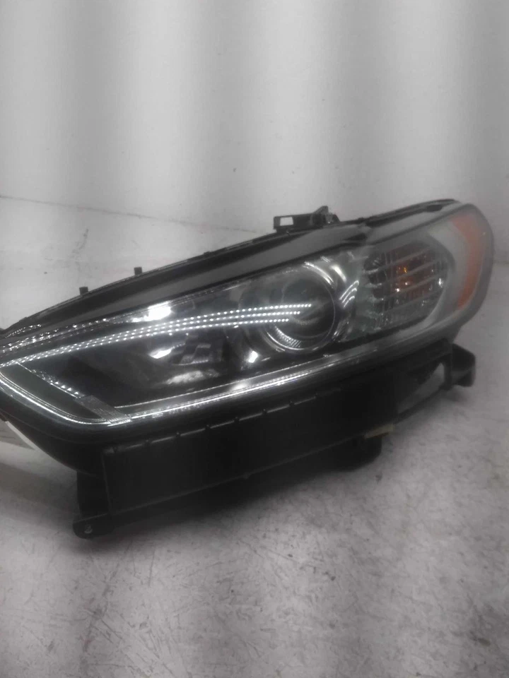 Used Left Headlight Assembly fits: 2015 Ford Fusion halogen Left Grade B Foto 2 de 4