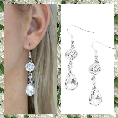 Paparazzi GRACEFUL GLIMMER white earrings Beautifully Set In Silver BNWTs