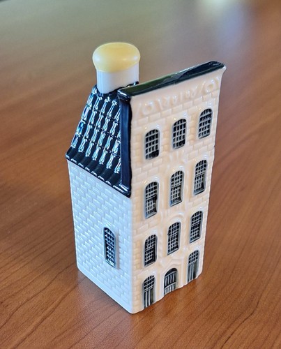 Miniaturhaus Nr. 27 aus der KLM-Delfter-Häuser-Serie (neu und versiegelt!)