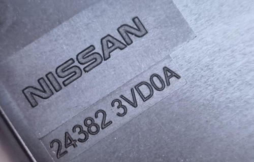 Nissan Note (E12) Deckel Sicherungskasten 243823VD0A - Picture 2 of 4