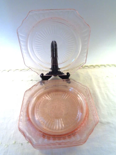PAIR OF LOVELY ANCHOR HOCKING DEPRESSION GLASS-MAYFAIR PINK LUNCHEON PLATES-SALE