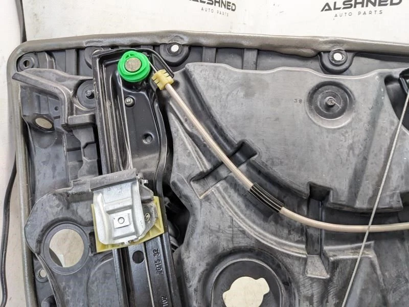 Оригинальный регулятор стекла боковой двери для Mercedes-Benz C300 FR RH 2015-2021 годов выпуска 205-720-50-23 - Изображение 2 из 4