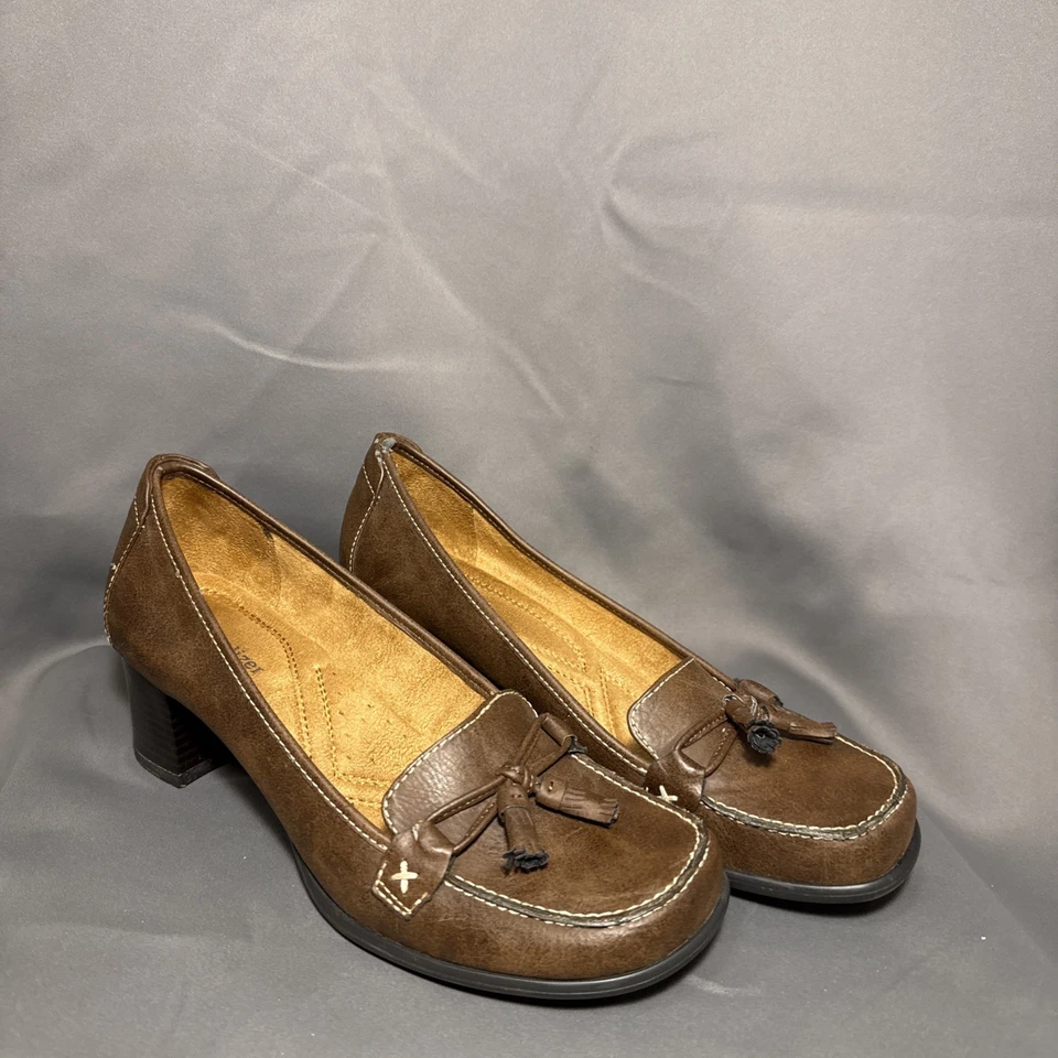 Naturalizer Brown Tassel Loafers With Heel Size 8.5M US - Image 2 of 4