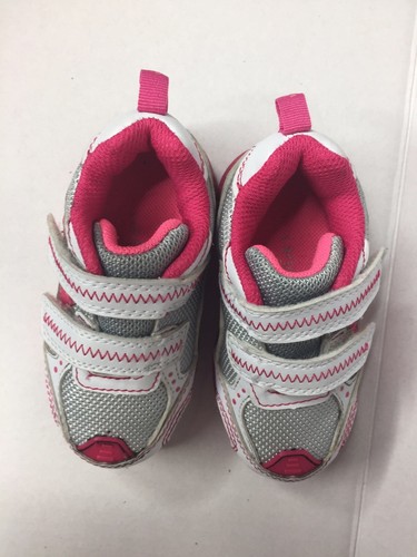 Tenis Carter's Rosa/Blanco/Plateado Talla 6M Con Corazones Y Estrellas - Imagen 8 de 12