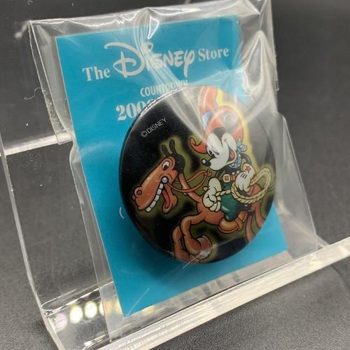 Rare Disney Mickey Mouse Countdown 2000 Badge Vintage 90s Button Badge Pin Japan - Picture 2 of 7