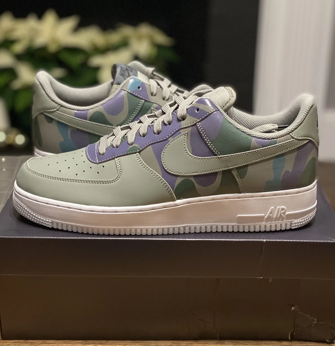 Nike Air Force 1 '07 LV8 in Green - Size 12