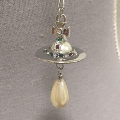 Vivienne Westwood Broken Pearl Necklace Silver w/drawstring
