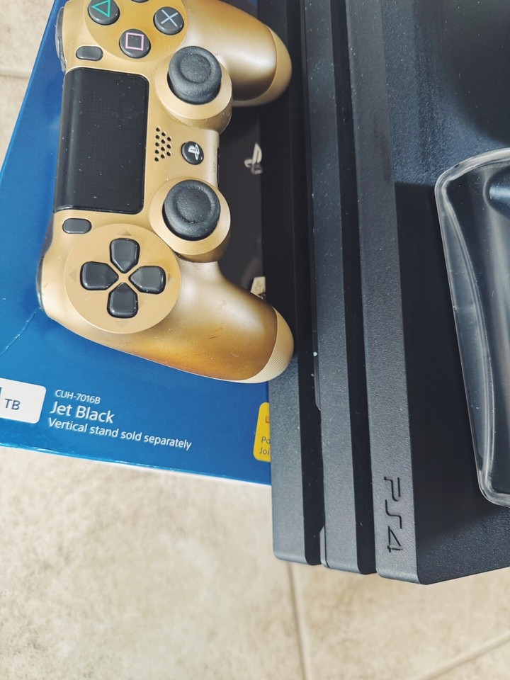 PS4 Pro Black Model, 3 Remotes, Console Stand Remote charger EU Plug ...