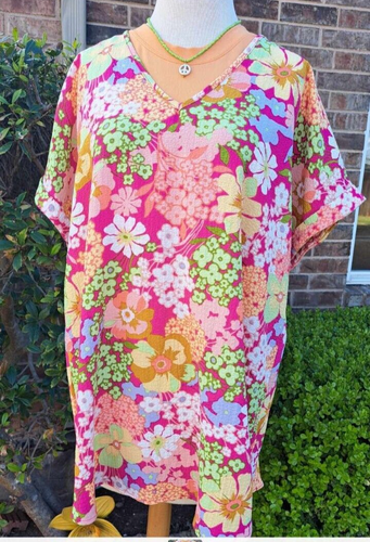 HEIMISH USA New 3X Fuchsia Floral Print V-Neck Short Sleeve Top Blouse