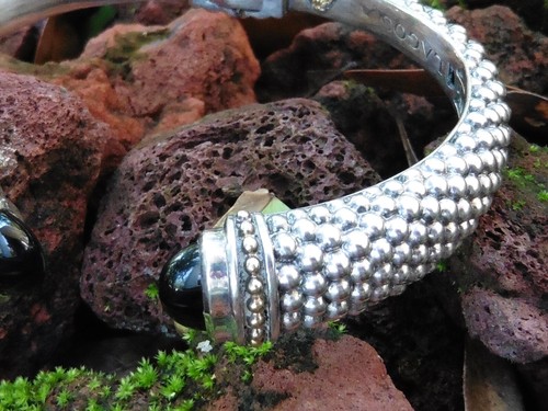 Lagos Onyx Cuff Bracelet S.S. 925 And 18-k - Picture 5 of 16