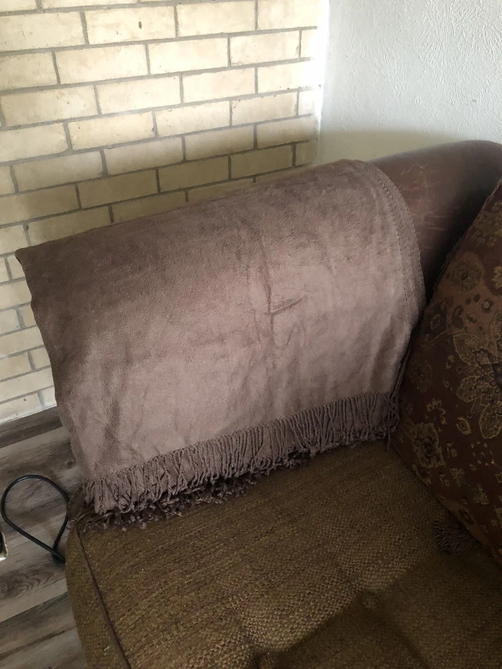 West Elm Wool Blend 50x70 Throw Blanket Dark Brown Rayon Cotton Fringe Soft NWOT - Image 3 of 4