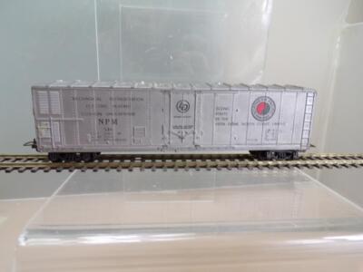 Lima HO gauge Northern Pacific Railway 50' box car                           1E3