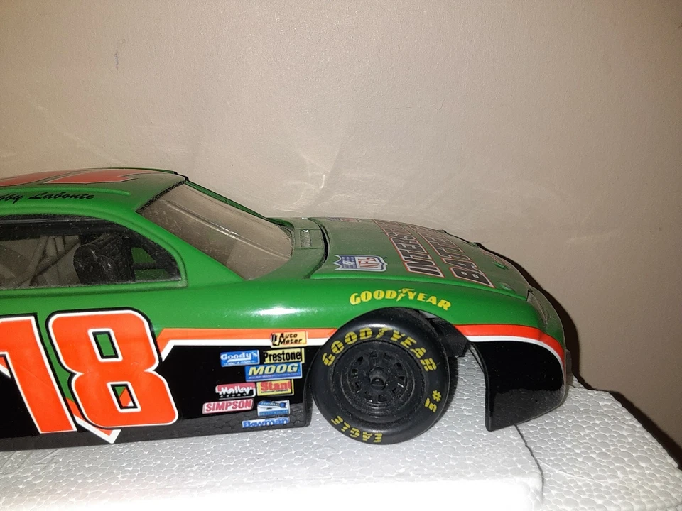 Revell Collection #18 Bobby Labonte 1996 Monte Carlo - Image 3 of 4