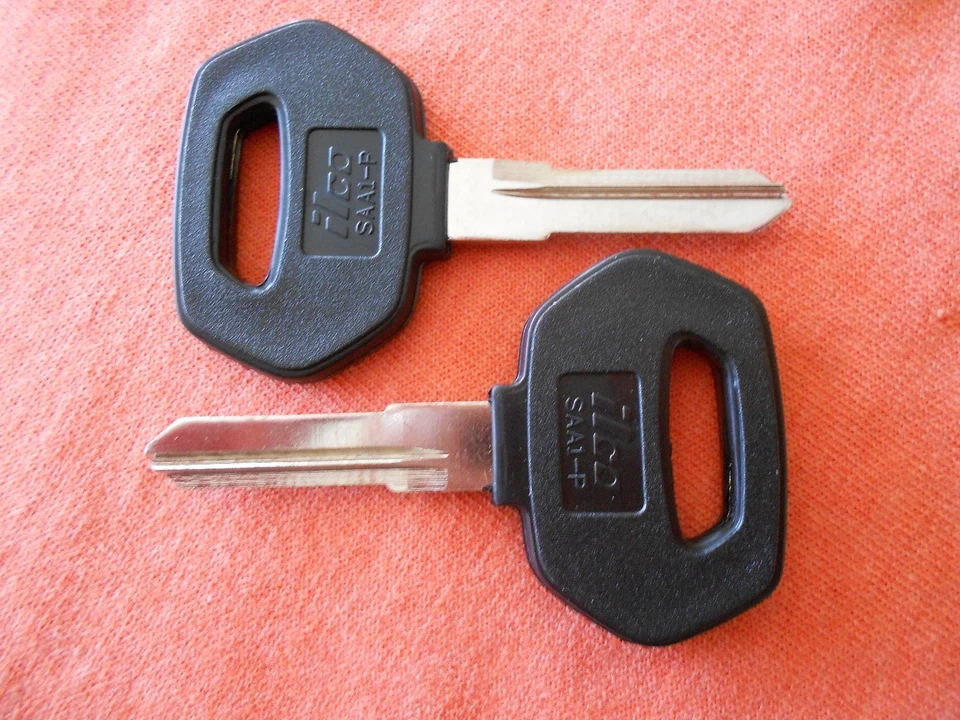 2 llaves en blanco SAAB 900/99 1984 1985 1986 1987 1988 1989 1990 1991 1992 1993 Foto 2 de 2