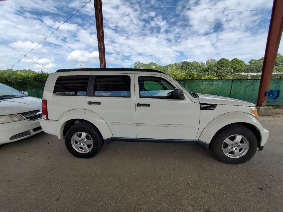 2007 2008 2009 2010 2011 Dodge Nitro OEM Alternator 2WD - Image 4 of 4